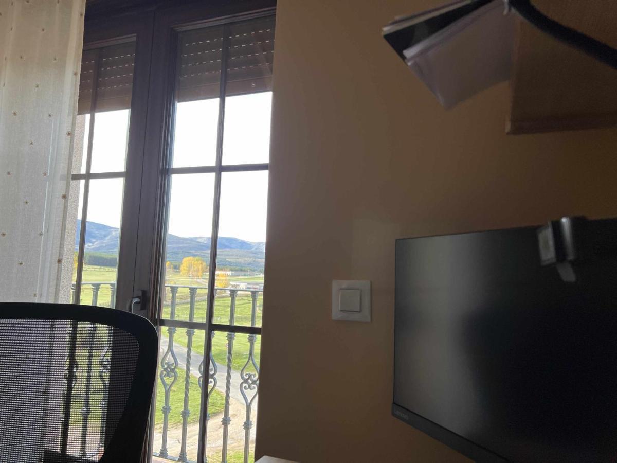 Apartmán La Nava De Gredos Acogedor Piso Con Vistas Navarredonda de Gredos Exteriér fotografie